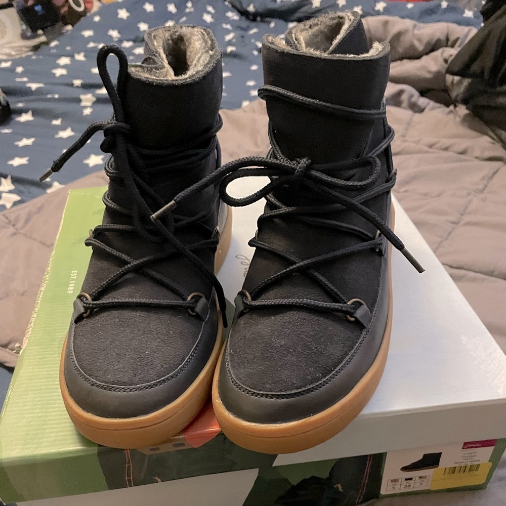 Joules Charlton boots in navy, women’s size 7, NWT